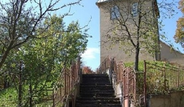 Kostoly v obci