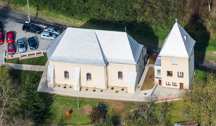 Kostoly v obci